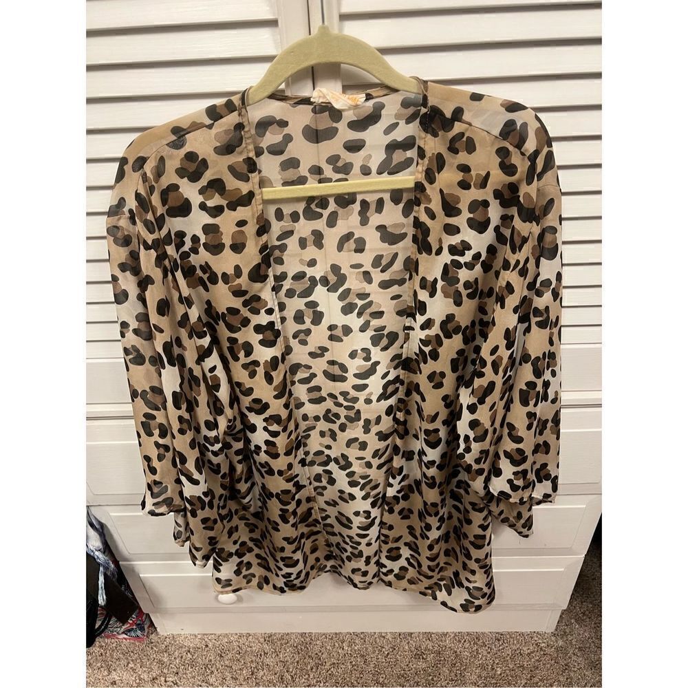 New Let Them Eat Cake Leopard Print Kimono Wrap Coverup - Picture 4 of 8